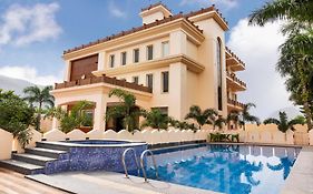 Treebo Premium Royal Amar With Mountain View And Swimming Pool